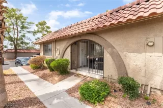 Photo #1: 2702527 Listing