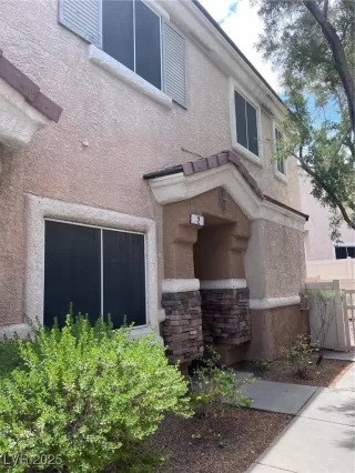 Photo #1: 2702548 Listing 