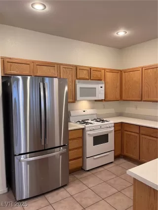 Photo #3: 2702548 Listing 