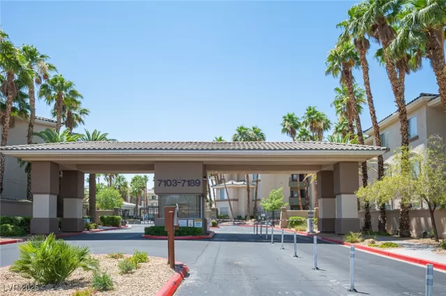 MLS: 2702550 Condo For Sale