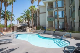 Photo #3: 2702550 Listing 