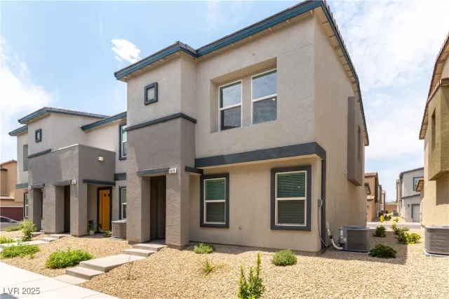 MLS: 2702566 Condo For Sale