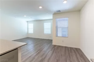 Photo #3: 2702566 Listing 