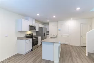 Photo #6: 2702566 Listing 