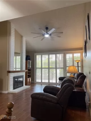 Photo #2: 2702578 Listing