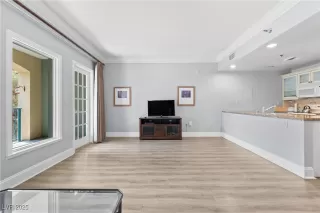 Photo #3: 2702579 Listing 