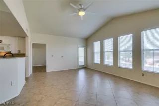 Photo #5: 2702593 Listing 