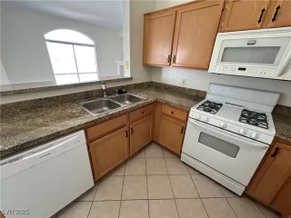 Photo #5: 2702595 Listing 