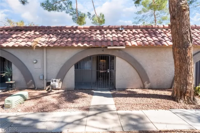 MLS: 2702647 Condo For Sale