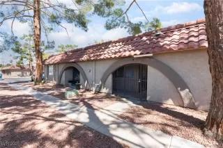 Photo #1: 2702647 Listing 