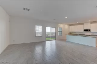 Photo #2: 2702649 Listing