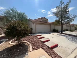 Photo #1: 2702653 Listing 