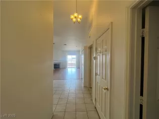 Photo #3: 2702653 Listing 