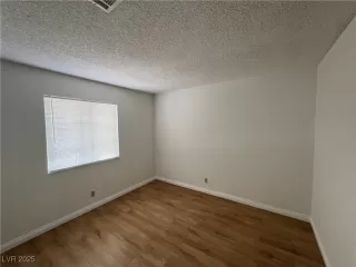 Photo #3: 2702659 Listing 