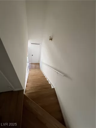 Photo #5: 2702659 Listing 