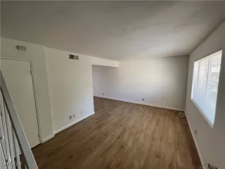 Photo #6: 2702659 Listing 