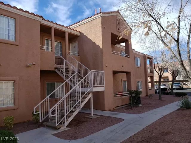 MLS: 2702668 Condo For Sale