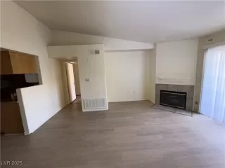 Photo #2: 2702668 Listing 