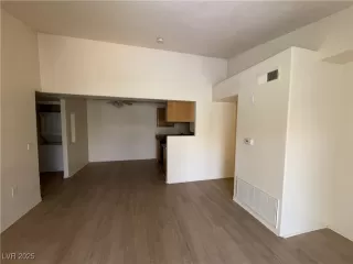 Photo #5: 2702668 Listing 