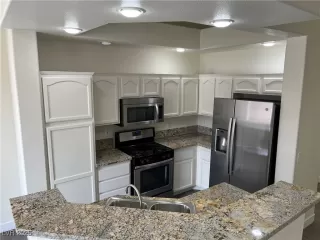 Photo #3: 2702670 Listing 