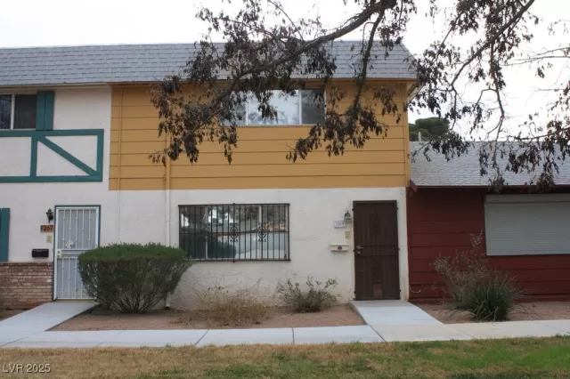 MLS: 2702696 Condo For Sale