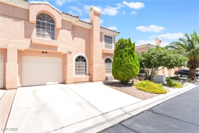 MLS: 2702700 Condo For Sale