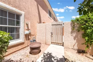 Photo #3: 2702700 Listing