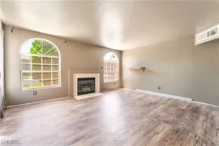 Photo #6: 2702700 Listing