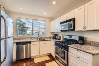 Photo #2: 2702704 Listing 