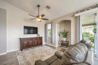 Photo #4: 2702713 Listing 