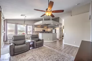 Photo #5: 2702713 Listing 