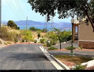 Photo #3: 2702722 Listing 