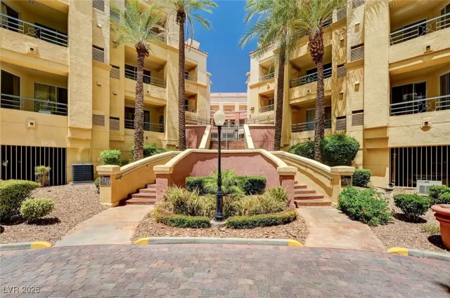 MLS: 2702735 Condo For Sale