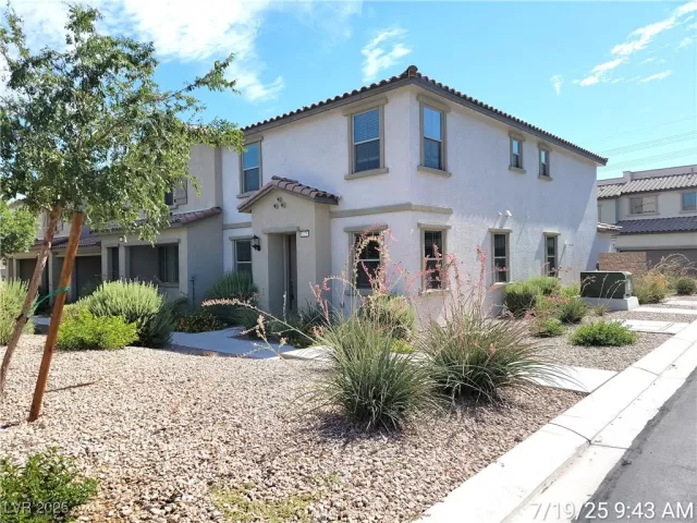 MLS: 2702771 Condo For Sale