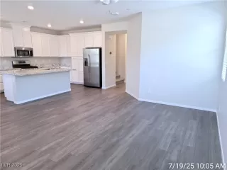 Photo #2: 2702771 Listing