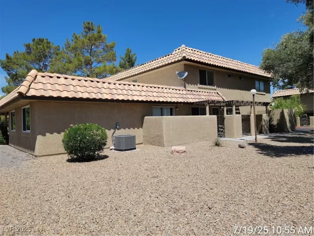 MLS: 2702772 Condo For Sale