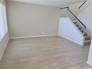 Photo #4: 2702772 Listing 