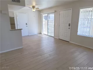 Photo #6: 2702772 Listing 