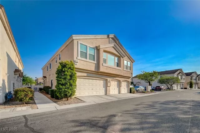 MLS: 2702773 Condo For Sale