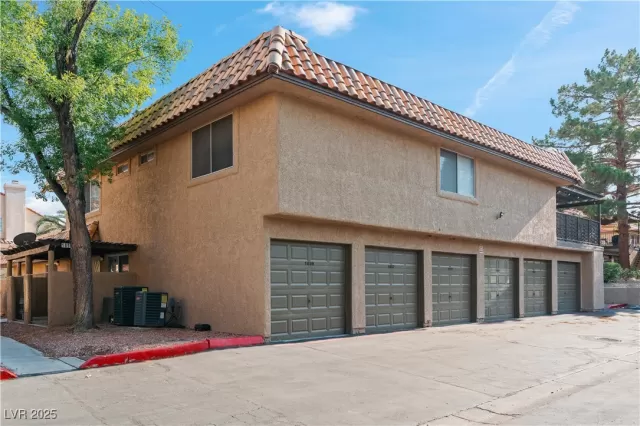 MLS: 2702797 Condo For Sale