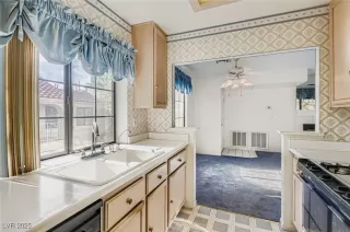 Photo #3: 2702813 Listing