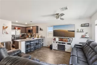 Photo #3: 2702820 Listing
