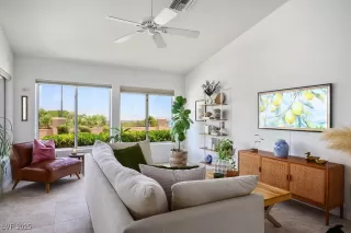 Photo #2: 2702826 Listing 