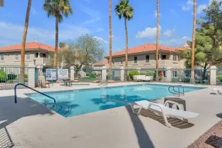 Photo #2: 2702828 Listing 