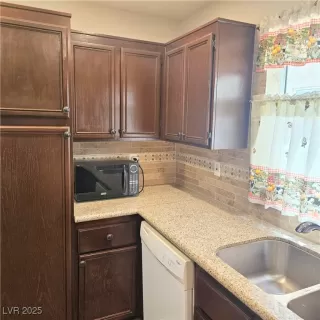 Photo #6: 2702831 Listing 