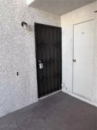 Photo #2: 2702853 Listing