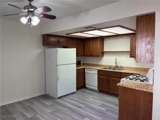 Photo #4: 2702853 Listing