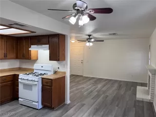 Photo #6: 2702853 Listing