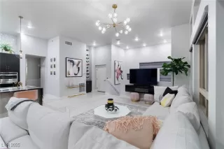 Photo #3: 2702854 Listing 