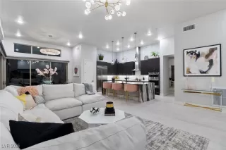 Photo #4: 2702854 Listing 